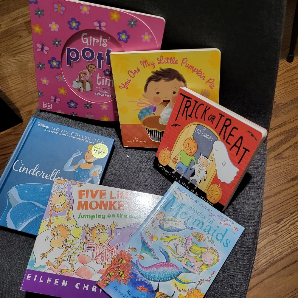 Book Bundle - Picture 1 of 1